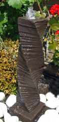 Wasserspiel, Springbrunnen aus massivem Kunststein inkl. Zubeh�r
